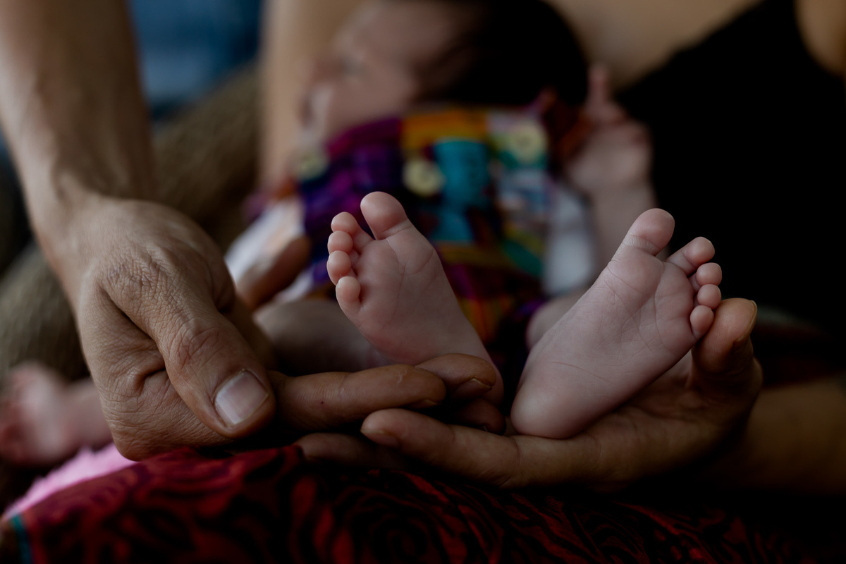 pezinhos do bebê recém nascido