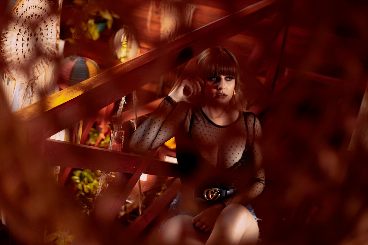 fotografia com  uma peneira na frente