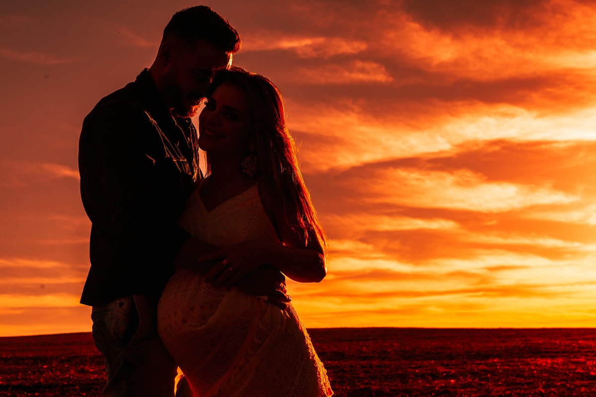 foto de gestante de silhueta