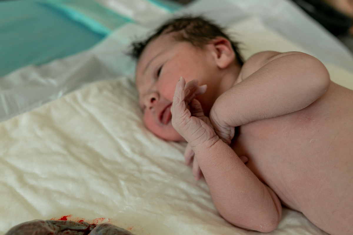 beb
ê recém nascida em casa
