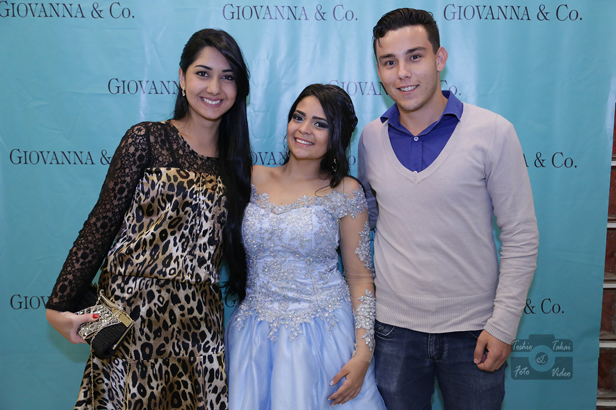 Giovanna-15-anos-amigos-prima