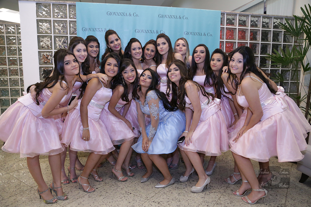 Giovanna-15-anos-amigas-debutantes