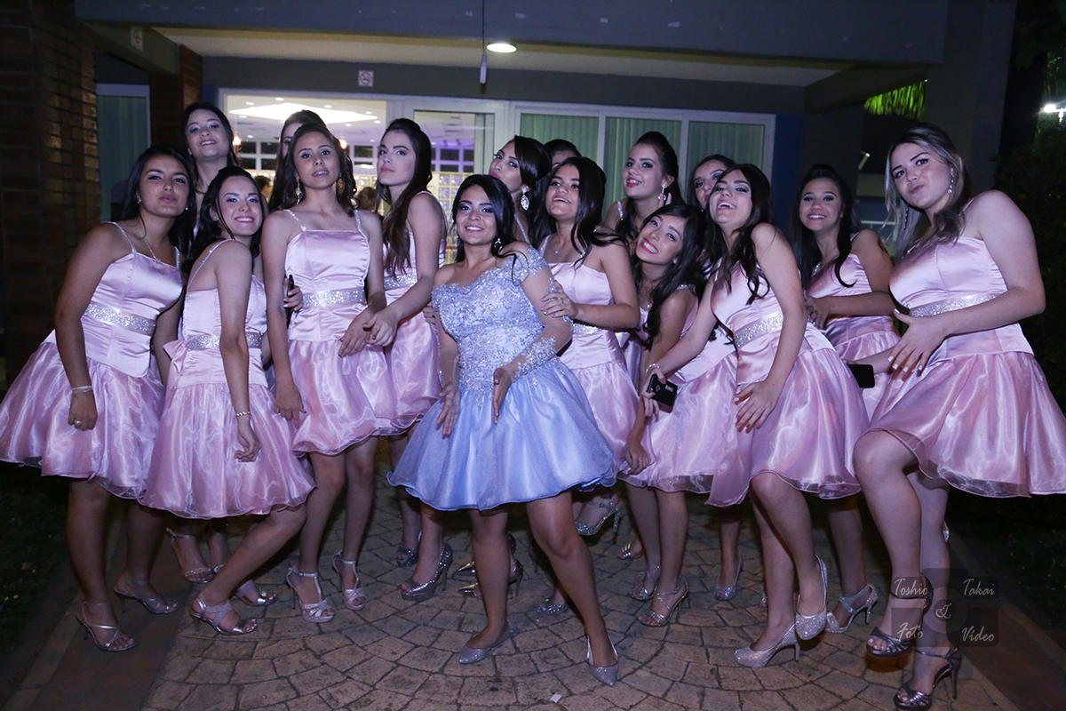 Giovanna-15-anos-amigas-debutantes