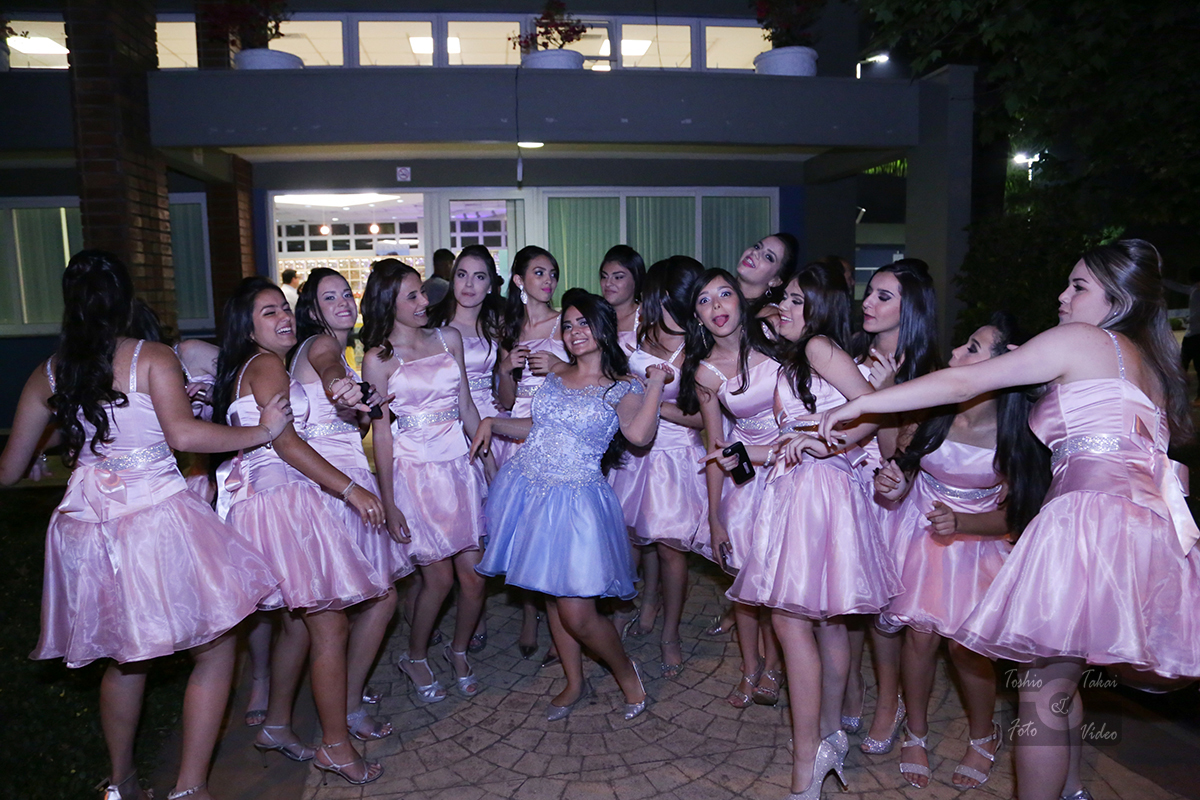 Giovanna-15-anos-amigas-debutantes