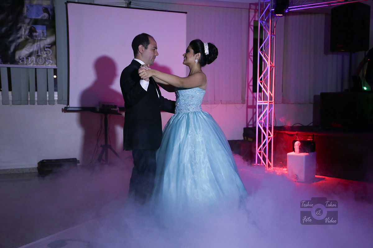 Giovanna-15-anos-debutante-cerimônia-valsa-com-o-pai