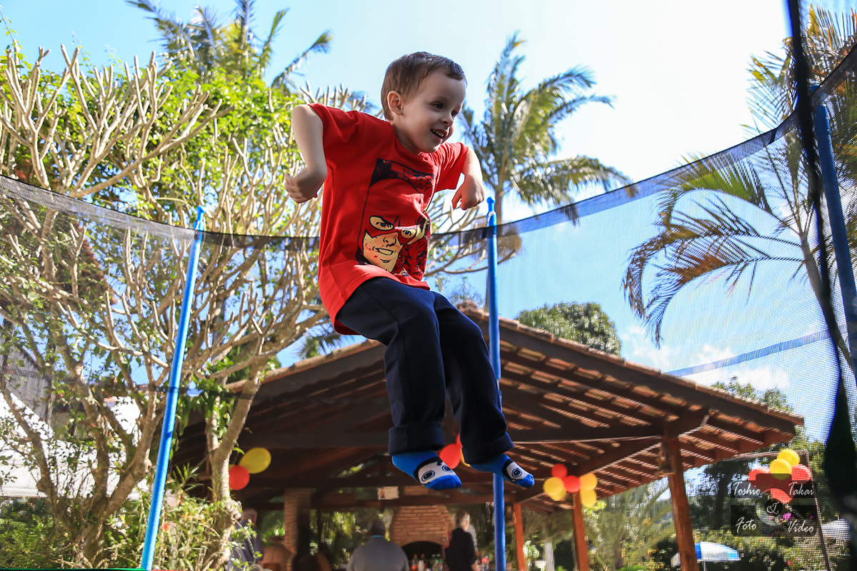 Fúlvio-4-anos-aniversário-pula-pula