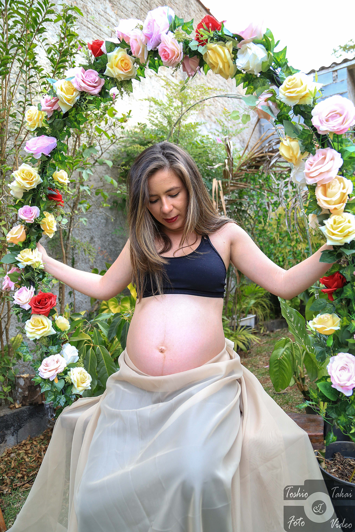 sessão-de-fotos-gravida-arco-de-flores