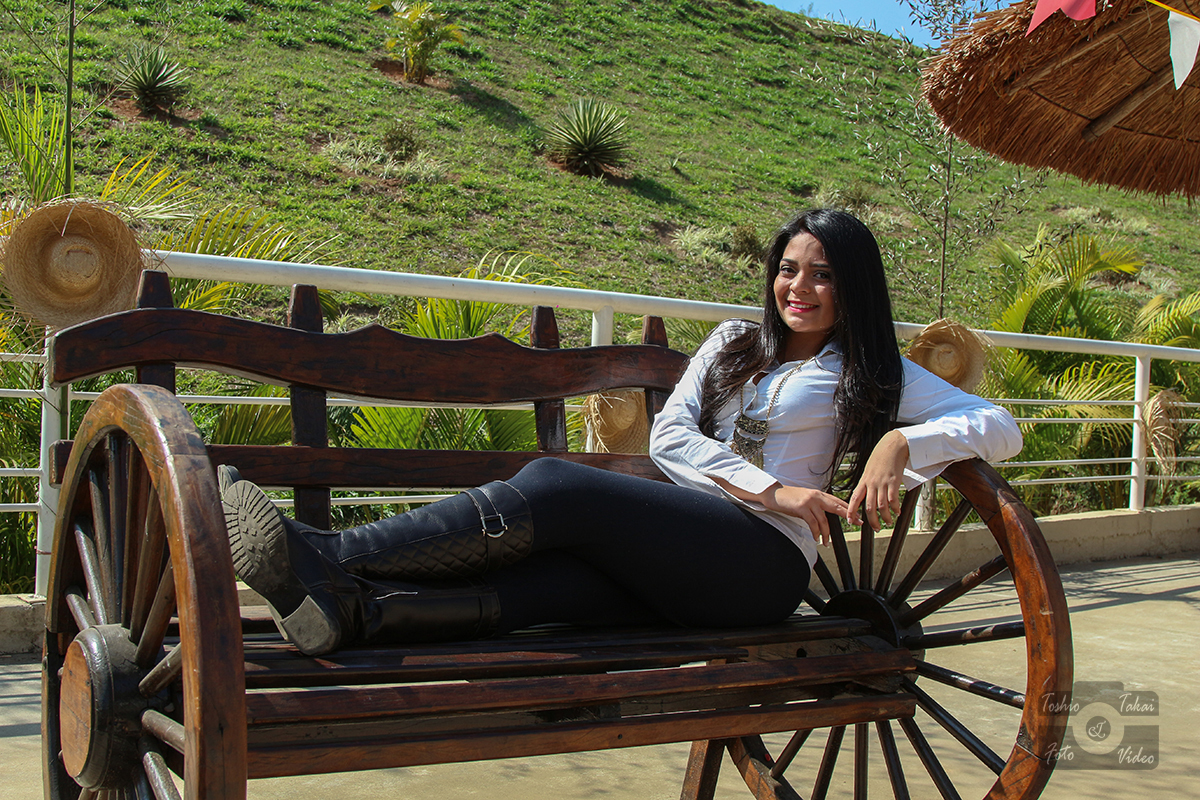 Um lindo dia de sol para fotografar a linda Giovanna