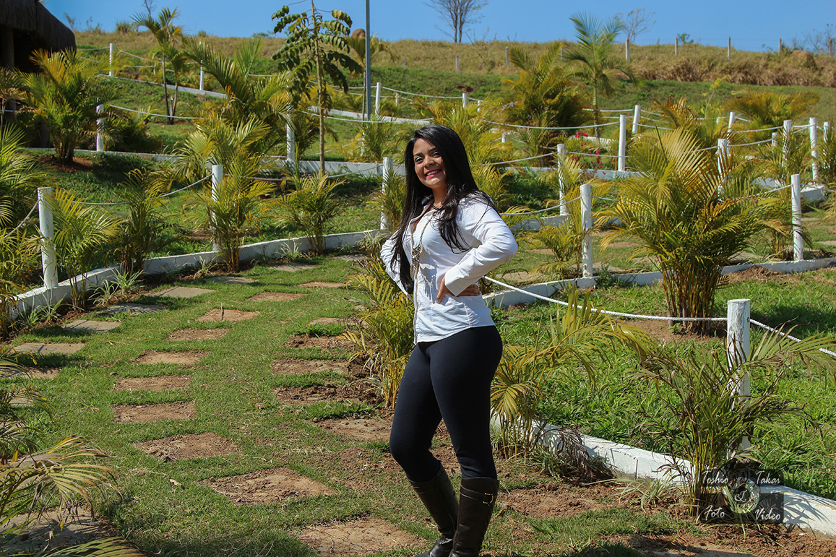 Um lindo dia de sol para fotografar a linda Giovanna