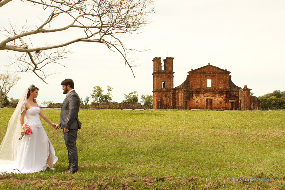 Parkolor fotografias
Gravataí, Glorinha, Santo Antônio
casamento, evento, ensaio, vestido de noiva rodado, crooped de renda, véu,céu azul, pasisagem,dança dos noivos, buque de flores, filmagem, clipe, drone, foto
