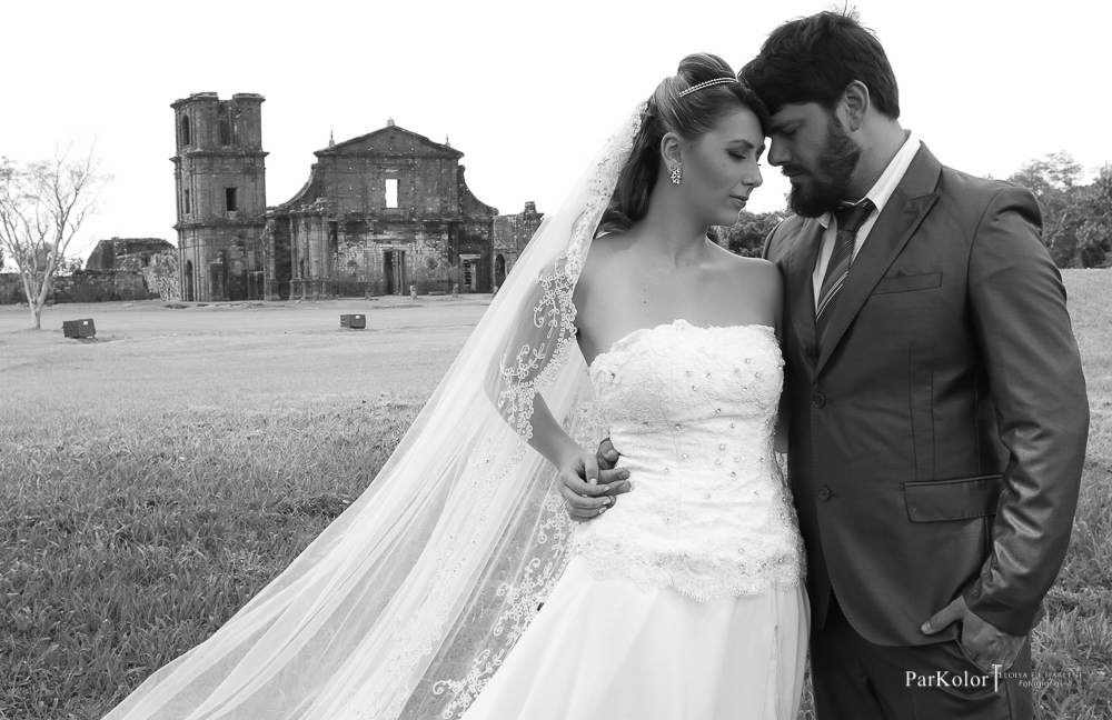 Parkolor fotografias
Gravataí, Glorinha, Santo Antônio
casamento, evento, ensaio, vestido de noiva rodado, crooped de renda, véu,céu azul, pasisagem,dança dos noivos, buque de flores, filmagem, clipe, drone, foto
