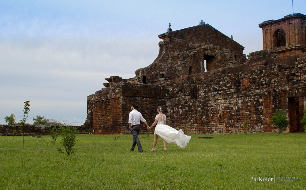 Parkolor fotografias
Gravataí, Glorinha, Santo Antônio
casamento, evento, ensaio, vestido de noiva rodado, crooped de renda, véu,céu azul, pasisagem,dança dos noivos, buque de flores, filmagem, clipe, drone, foto
