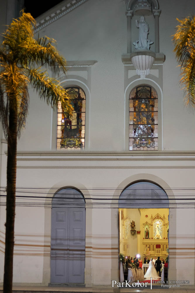 Parkolor fotografias
Gravataí, Glorinha, Santo Antônio
casamento, evento, vestido de noiva rodado com renda,salão de beleza, dança dos noivos, buque de flores, igreja, decoração, família, padrinhos, madrinhas, ternos, vestidos, filmagem, drone, foto