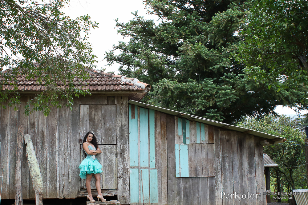 Parkolor fotografias
Gravataí, Glorinha, Santo Antônio
15 anos, ensaio externo, morro da borrucia, vestido azul, look com short, crooped branco, make, cachoeira, pedras, vestido rose, fumaça colorida, balanço de flores, paisagem, filmagem, drone, foto