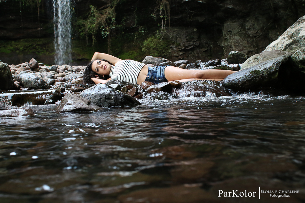 Parkolor fotografias
Gravataí, Glorinha, Santo Antônio
15 anos, ensaio externo, morro da borrucia, vestido azul, look com short, crooped branco, make, cachoeira, pedras, vestido rose, fumaça colorida, balanço de flores, paisagem, filmagem, drone, foto