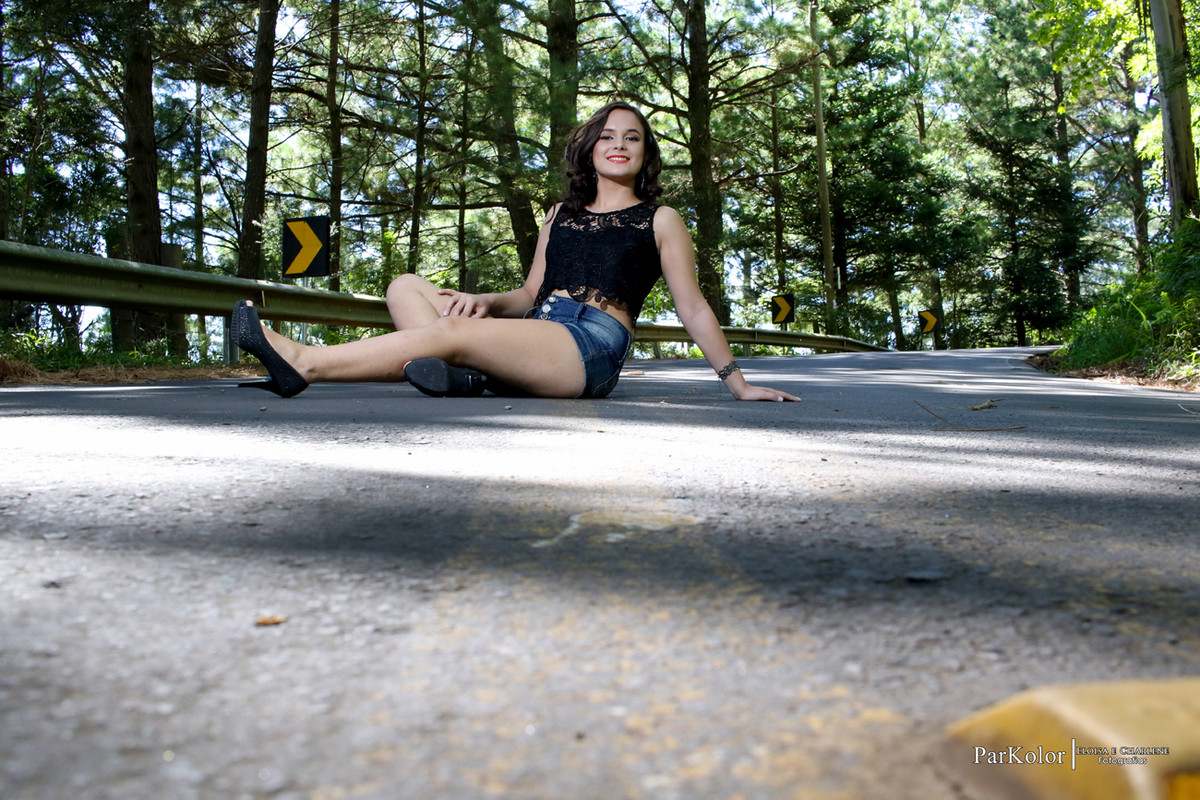 Parkolor fotografias
Gravataí, Glorinha, Santo Antônio
15 anos, ensaio externo, morro da morrucia, vestido vermelho, look com short, make, filmagem, drone, foto