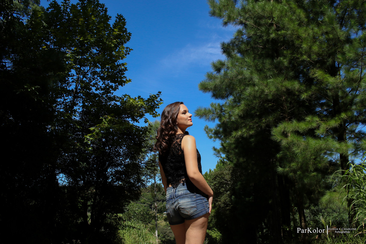 Parkolor fotografias
Gravataí, Glorinha, Santo Antônio
15 anos, ensaio externo, morro da morrucia, vestido vermelho, look com short, make, filmagem, drone, foto