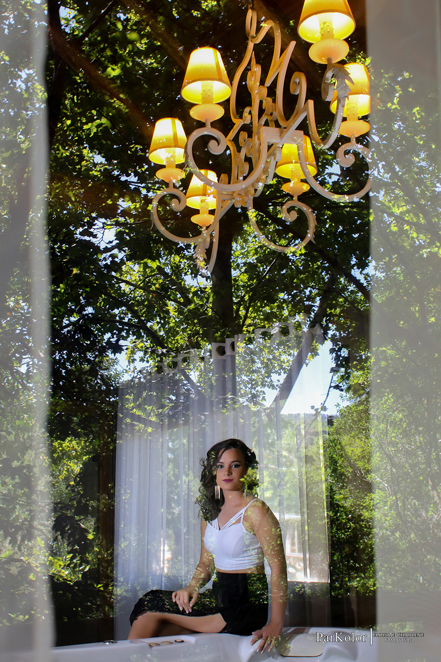 Parkolor fotografias
Gravataí, Glorinha, Santo Antônio
15 anos, ensaio externo, morro da morrucia, vestido vermelho, look com short, saia de renda com crooped branco, make, cachoeira, pedras, vestido rose, filmagem, drone, foto