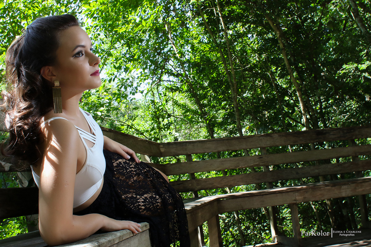 Parkolor fotografias
Gravataí, Glorinha, Santo Antônio
15 anos, ensaio externo, morro da morrucia, vestido vermelho, look com short, saia de renda com crooped branco, make, cachoeira, pedras, vestido rose, filmagem, drone, foto