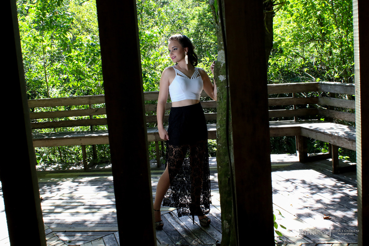 Parkolor fotografias
Gravataí, Glorinha, Santo Antônio
15 anos, ensaio externo, morro da morrucia, vestido vermelho, look com short, saia de renda com crooped branco, make, cachoeira, pedras, vestido rose, filmagem, drone, foto