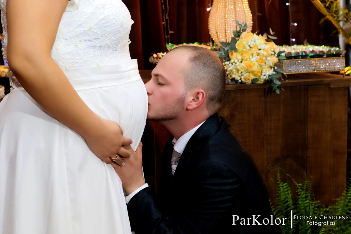 Parkolor fotografias
Gravataí, Glorinha, Santo Antônio
casamento, evento, vestido de noiva rodado, beijo na barriga, decoração, família completa, mãe,pai, padrinhos, madrinha, irmã, ternos, vestidos, filmagem, drone, foto