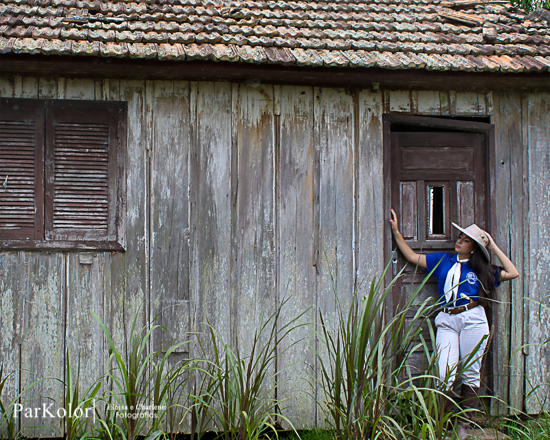 Parkolor fotografias
Gravataí, Glorinha, Santo Antônio
15 anos, ensaio externo, cavalos,  bombachas, look com short, paisagem, make, filmagem, drone, foto