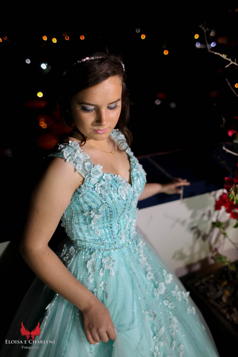 Parkolor fotografias
Gravataí, Glorinha, Santo Antônio
evento 15 anos, ensaio externo, vestido azul com renda e rosa família completa, netos, ternos, vestidos, filmagem, drone, foto