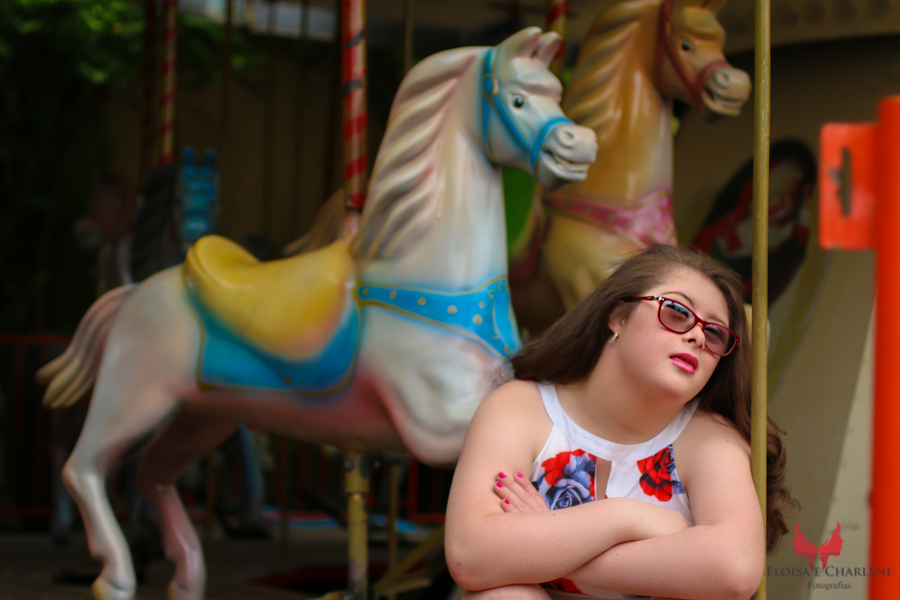 Parkolor fotografias
Gravataí, Glorinha, Santo Antônio
15 anos, ensaio no parquinho de diversão Julia no carrocel fazendo pose muito animada 