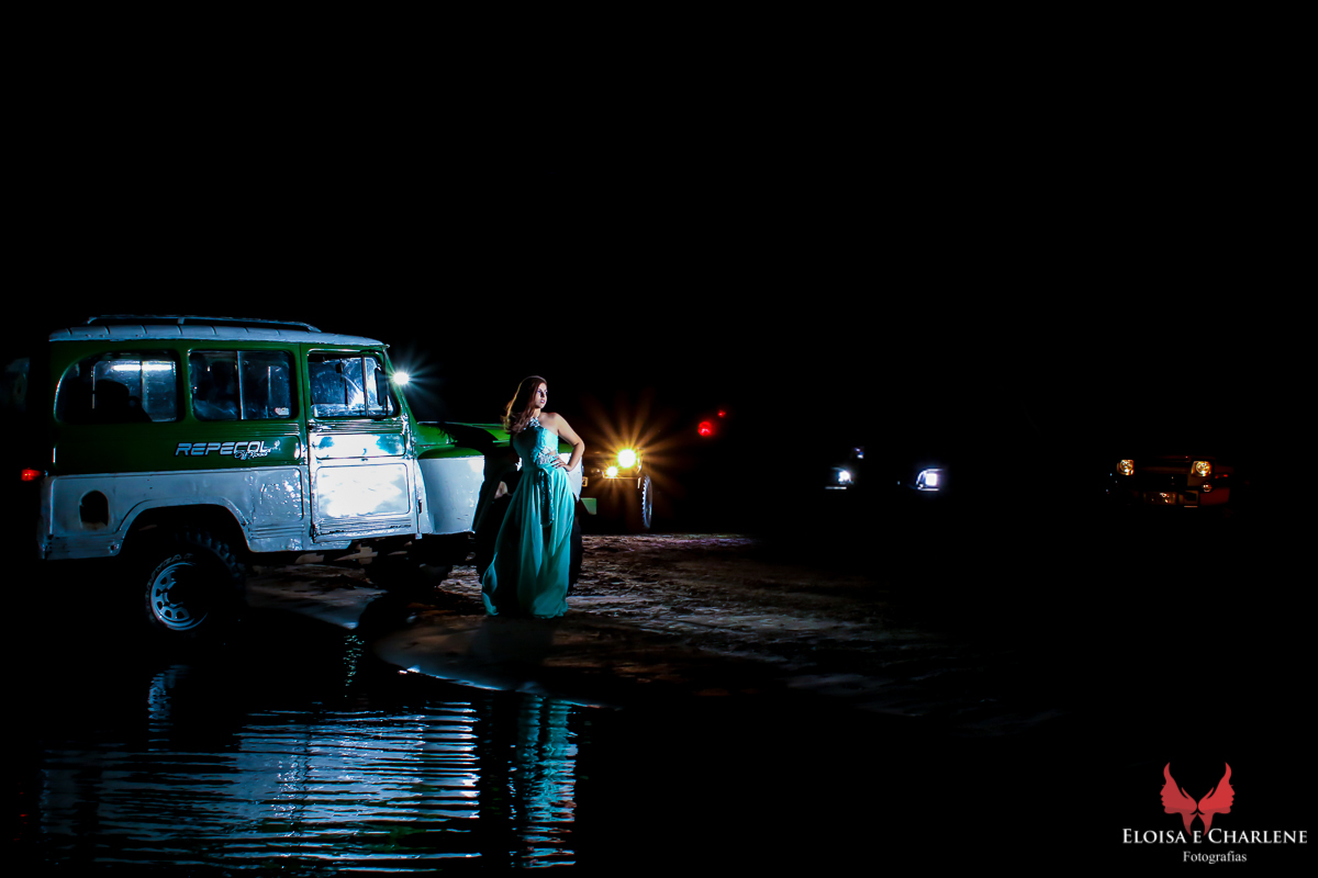 Parkolor fotografias
Gravataí, Glorinha, Santo Antônio
15 anos, ensaio no tuia, foto no jeep a noite com luzes ao  fundo, filmagem e foto