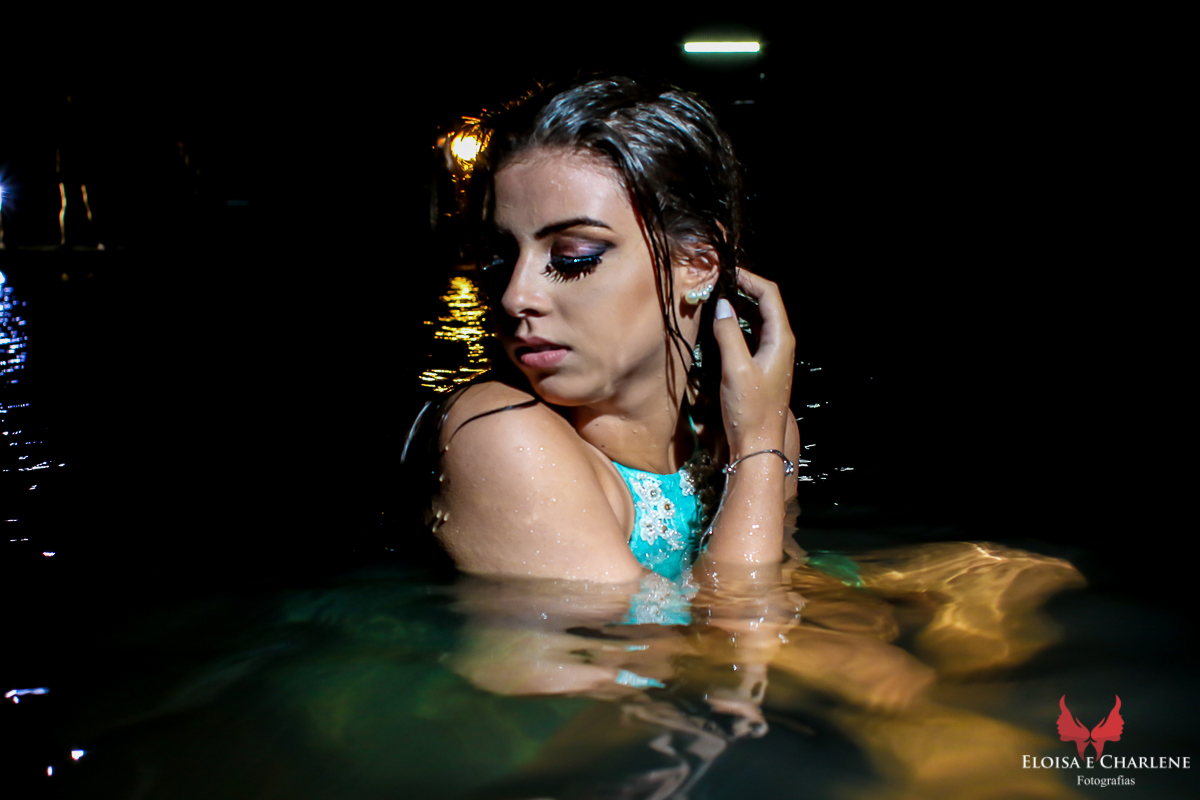 Parkolor fotografias
Gravataí, Glorinha, Santo Antônio
15 anos, ensaio no tuia, foto na lagoa com reflexo da debutante, foto de rosto com make elegante