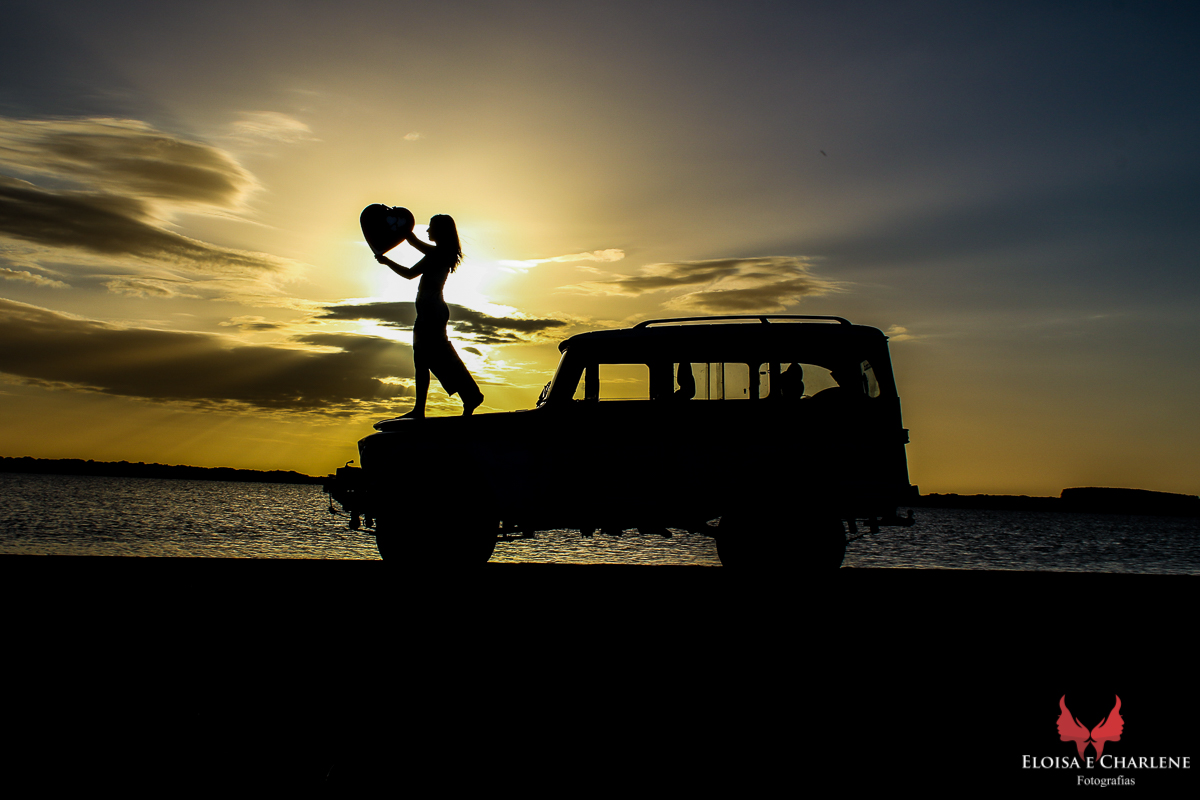 Parkolor fotografias
Gravataí, Glorinha, Santo Antônio
15 anos, ensaio no tuia, foto no jeep no por do sol com coração  