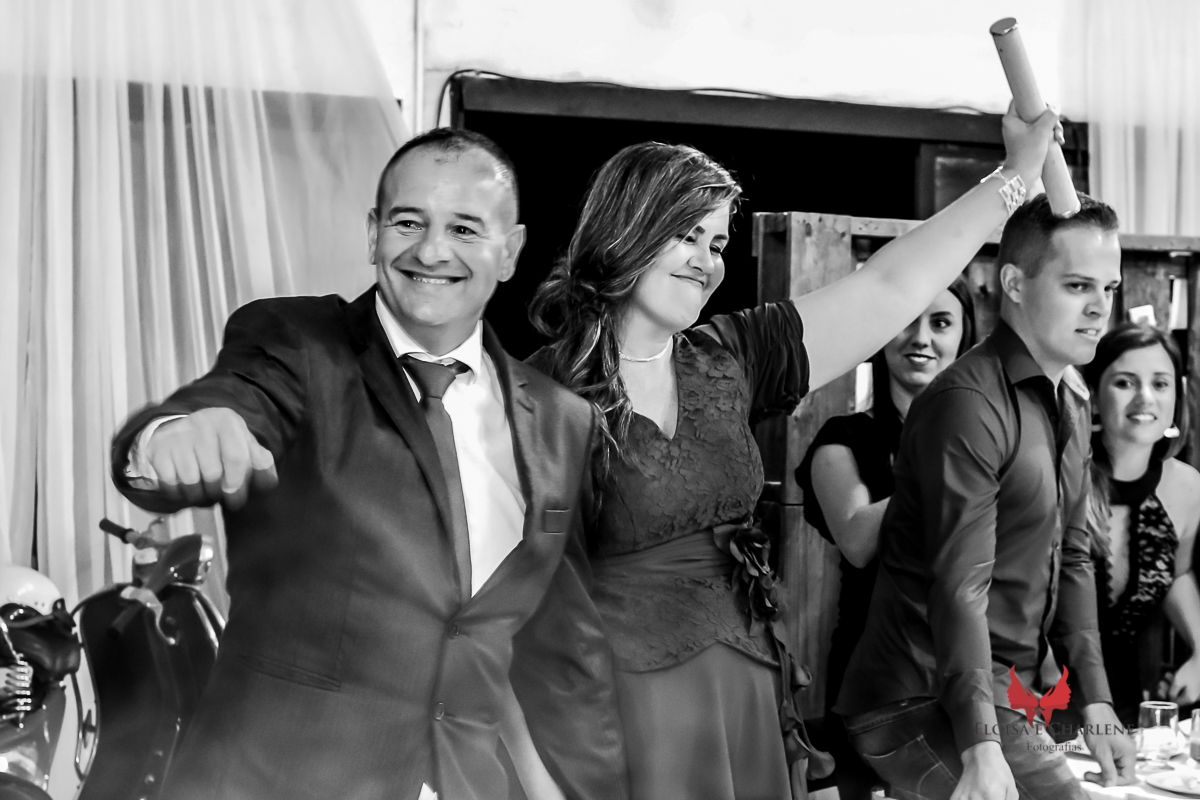 Parkolor fotografias
Gravataí, Glorinha, Santo Antônio
15 anos e Formatura Pedagogia
foto comemorando, entrada no salão 