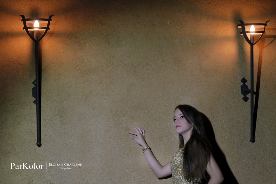 Parkolor fotografias
Gravataí, Glorinha, Santo Antônio
15 anos, ensaio externo, castelos antigos,  vestidos dourados, look, paisagem, make, filmagem, drone, foto