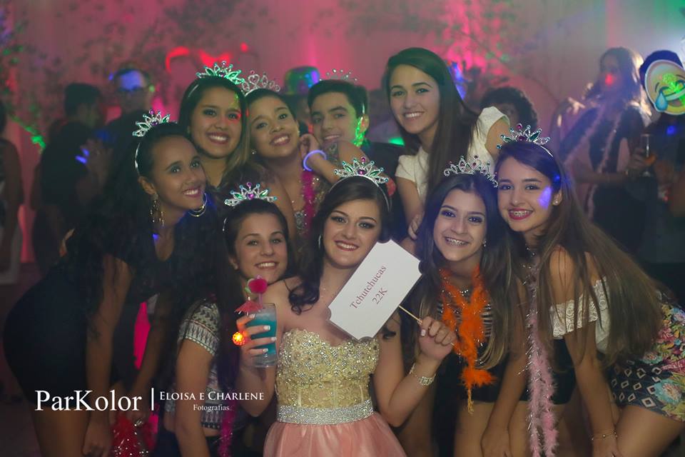 Parkolor fotografias
Gravataí, Glorinha, Santo Antônio
15 anos,festa de 15 anos, decoração,
vestido rosa rodado com renda, família, padrinhos, madrinha, homenagem, amigas, ternos, vestidos, dança,balada, filmagem, drone, foto
