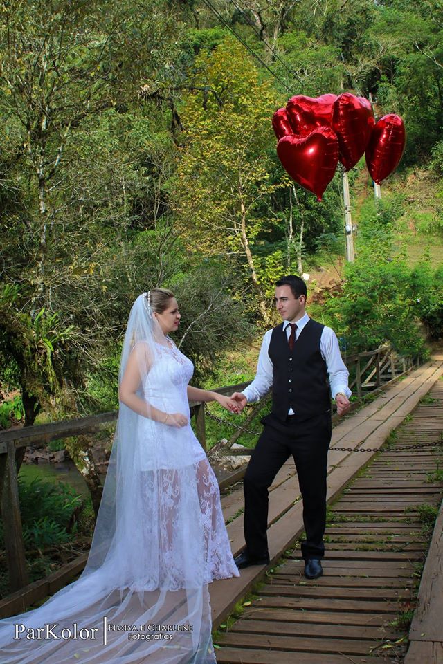 Parkolor fotografias
Gravataí, Glorinha, Santo Antônio
casamento, evento, ensaio, vestido de noiva rodado, crooped de renda, véu,céu azul, pasisagem,dança dos noivos, buque de flores, filmagem, clipe, drone, foto
