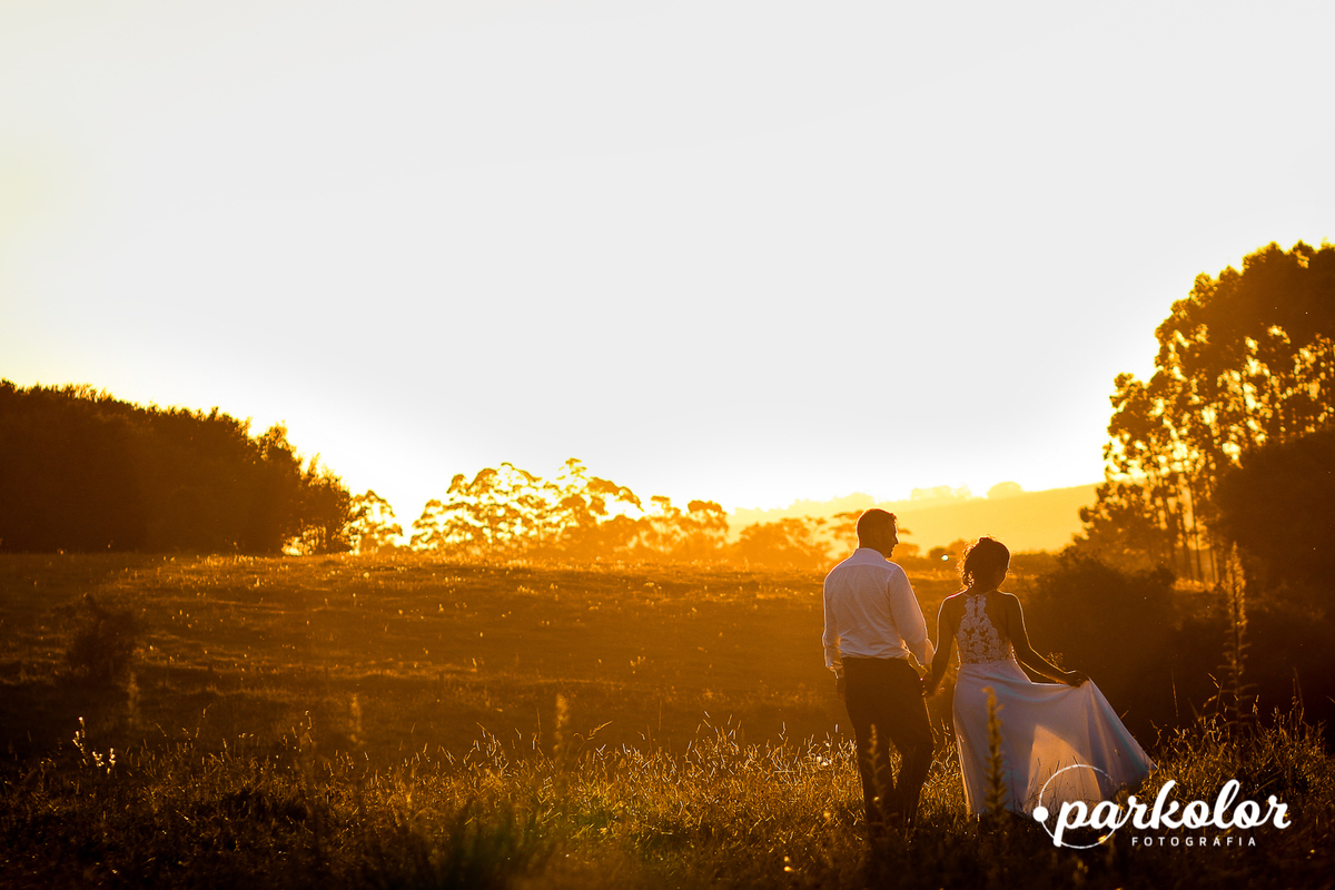 por do sol, noivos, ensaio de casamento, Mundo Nativo Gravatai, noiva, casal, fotos externas,