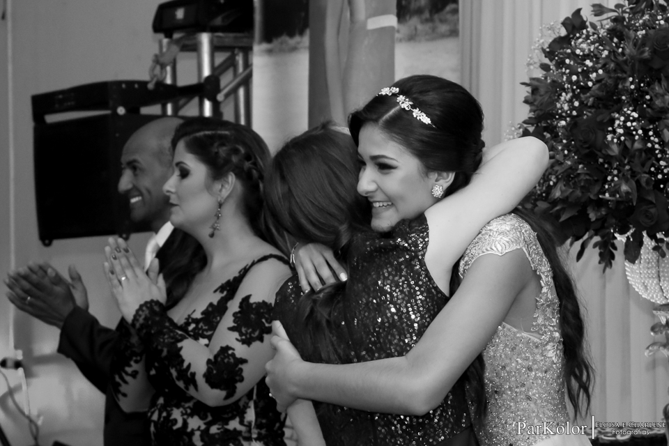 Parkolor fotografias
Gravataí, Glorinha, Santo Antônio
15 anos,festa de 15 anos, decoração,
vestidos dourado rodado, família, padrinhos, madrinha, homenagem, amigas ternos, vestidos, filmagem, drone, foto