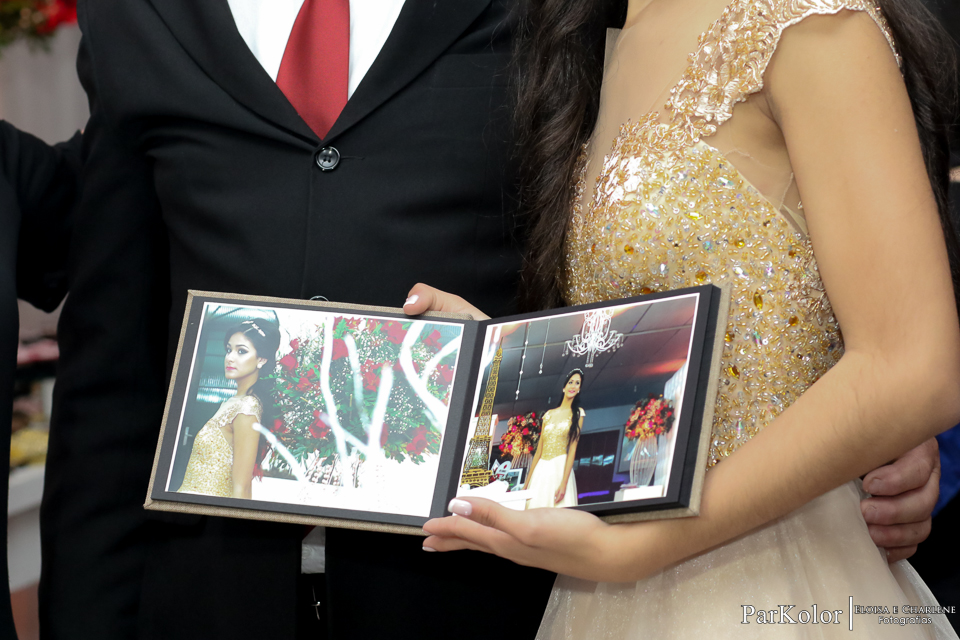 Parkolor fotografias
Gravataí, Glorinha, Santo Antônio
15 anos,festa de 15 anos, decoração,
vestidos dourado rodado, família, padrinhos, madrinha, homenagem, amigas ternos, vestidos, filmagem, drone, foto