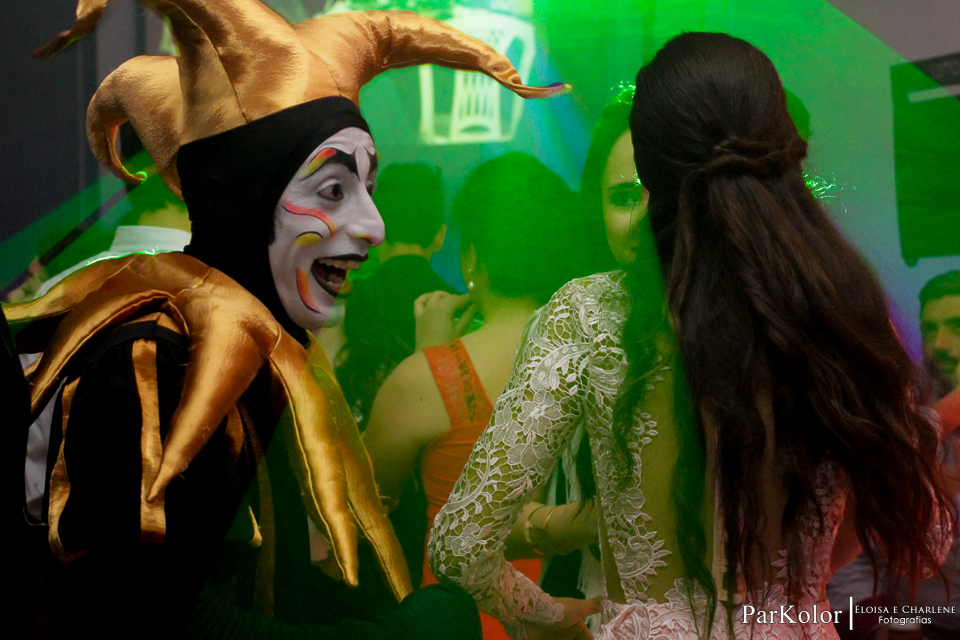 Parkolor fotografias
Gravataí, Glorinha, Santo Antônio
15 anos,festa de 15 anos, decoração,
vestidos dourado rodado, família, padrinhos, madrinha, homenagem, amigas ternos, vestidos, filmagem, drone, foto