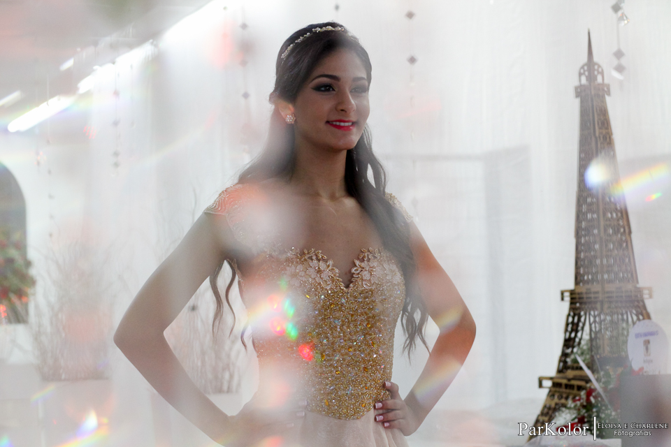 Parkolor fotografias
Gravataí, Glorinha, Santo Antônio
15 anos,festa de 15 anos, decoração,
vestidos dourado rodado, família, padrinhos, madrinha, homenagem, amigas ternos, vestidos, filmagem, drone, foto