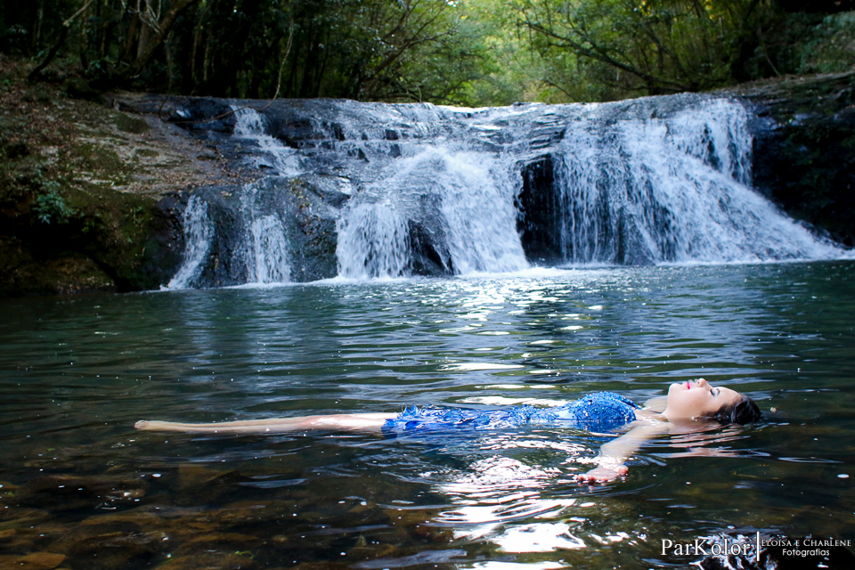 Canela, RS, Eco Parque Sperry, Gramado, 15 Anos, familia, externo, clip, natural, emoção, maquiagem, carinho, felicidade, cachoeira, verde, trilha, vestido, ensaio, book, vídeo, amor, duda, festa
