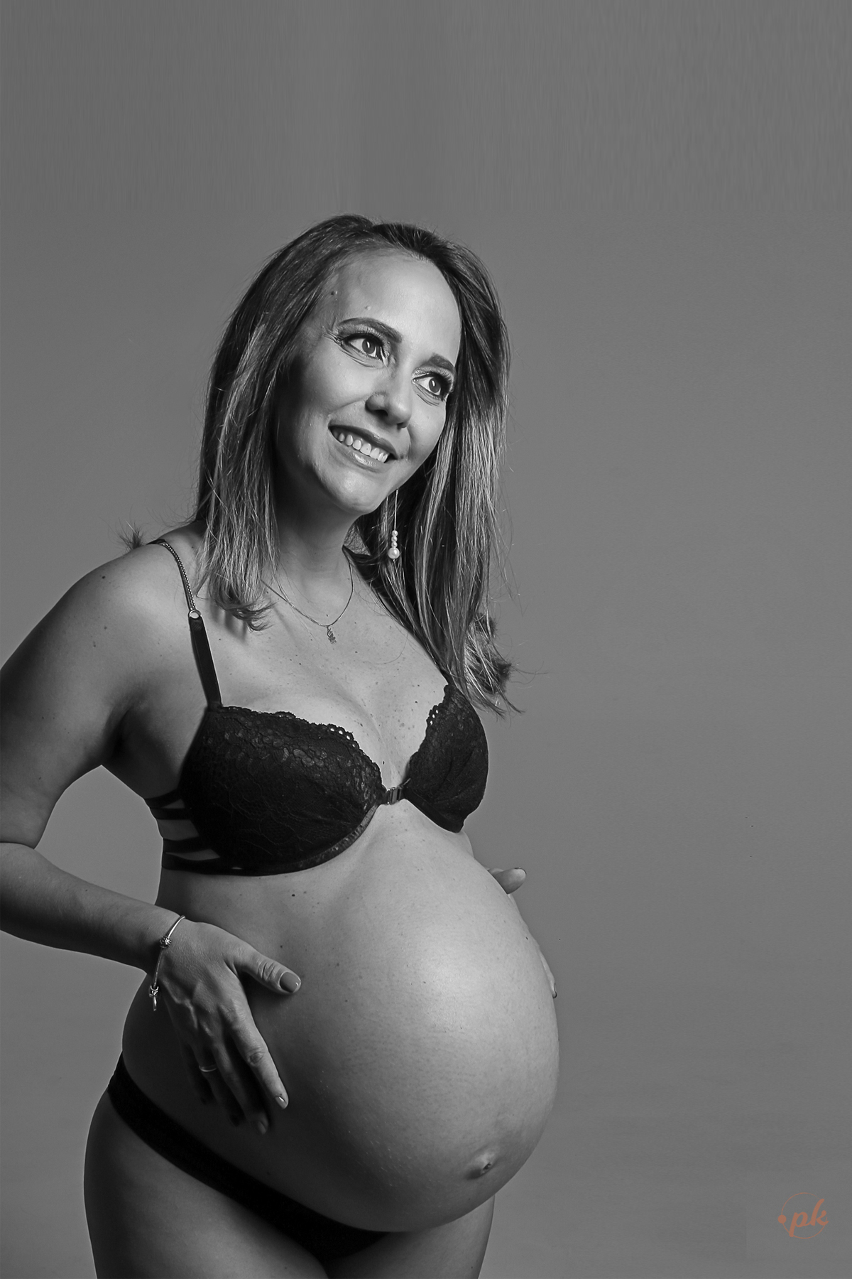 Ensaio de Gestante, Parkolor Fotografia, foto, filmagem, drone, Gravataí, estudio, make, família, gravida, abraço, look, sorriso, camisa social, irmão, pintura com tinta, abraço, fotos P&b, fotos preto e branco, lingerie, sapatinhos
fotos nua