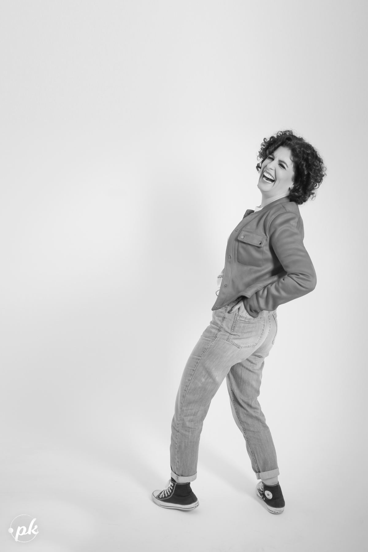 Ensaio Feminino, Parkolor Fotografia, foto, filmagem, drone, Gravataí, estúdio, make, sexy, carão, look, sorriso, fotos P&b, fotos preto e branco, lingerie, modelo, roupa preta, terno feminino, marrom, fotos profissional, assessório, tatuagem, calça jeans