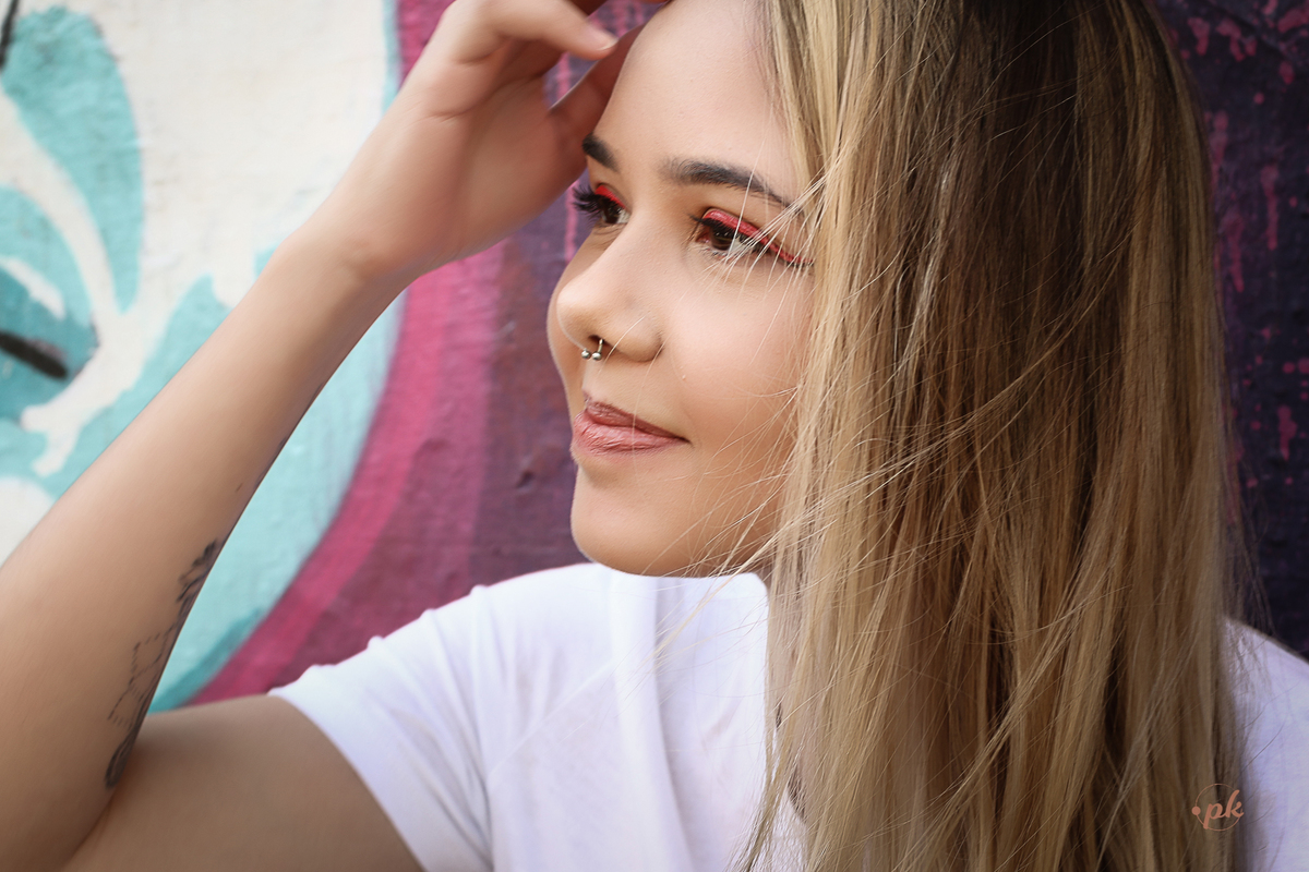 Ensaio Feminino, Parkolor Fotografia, foto, filmagem, drone, Gravataí, Porto Alegre, pichação parede, look extrovertido, cabelo raspado, fotos urbanas, make, fotos noite, jaqueta couro, fotos com irmã, piercing 