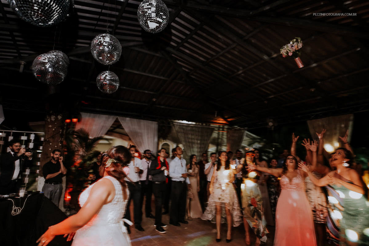 fotografia de casamento manaus, fotografia manaus, Fotografo, fotografo de casamento, fotografo de casamento em manaus, fotógrafo de casamento manaus, cerimônia emocionante, dia de noiva manaus, chácara santo agostinho, por do sol, buque da noiva