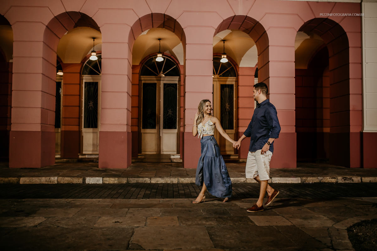 Ensaio pré casamento na ponta negra e no centro histórico em Manaus, fotografo de casamento em manaus, fotografia de casamento, pezzini fotografia,pezzinifotografia, fotógrafo, casamento de dia manaus, fotos espontâneas, foto para casamento, noivado