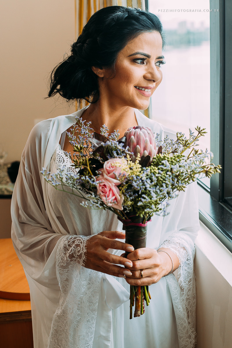 Fotografo de casamento manaus, Pre Wedding Manaus, Casamento Manaus, Casamento manaus, igreja Nossa senhora da Amazônia, silva e Andre, flat tropical executive, dia da noiva, maki off, pezzinifotografia, dia de noiva, noiva arrumando, fotografo manaus