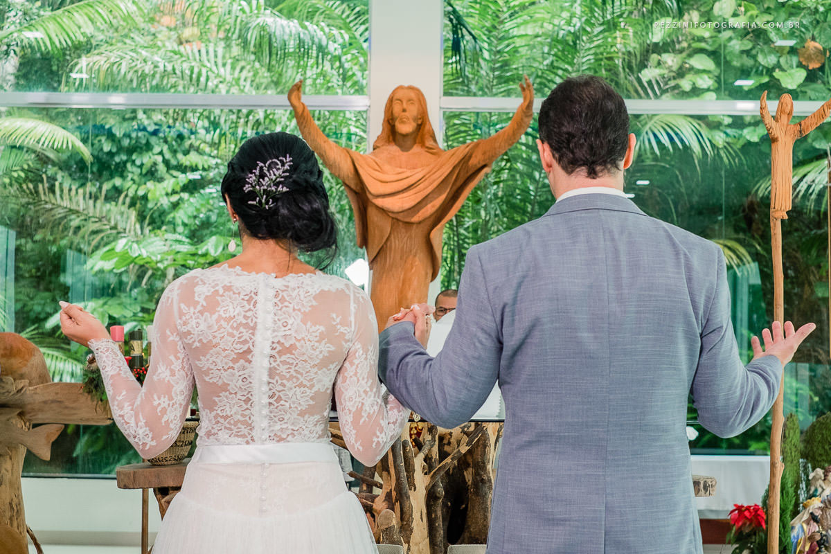 Fotografo de casamento manaus, Pre Wedding Manaus, Casamento Manaus, flat tropical, igreja Nossa senhora da Amazônia, dia da noiva, maki off, pezzinifotografia, entrada casamento, fotografia de casamento manaus, pezzinifotografia, andre e silvia, rústico