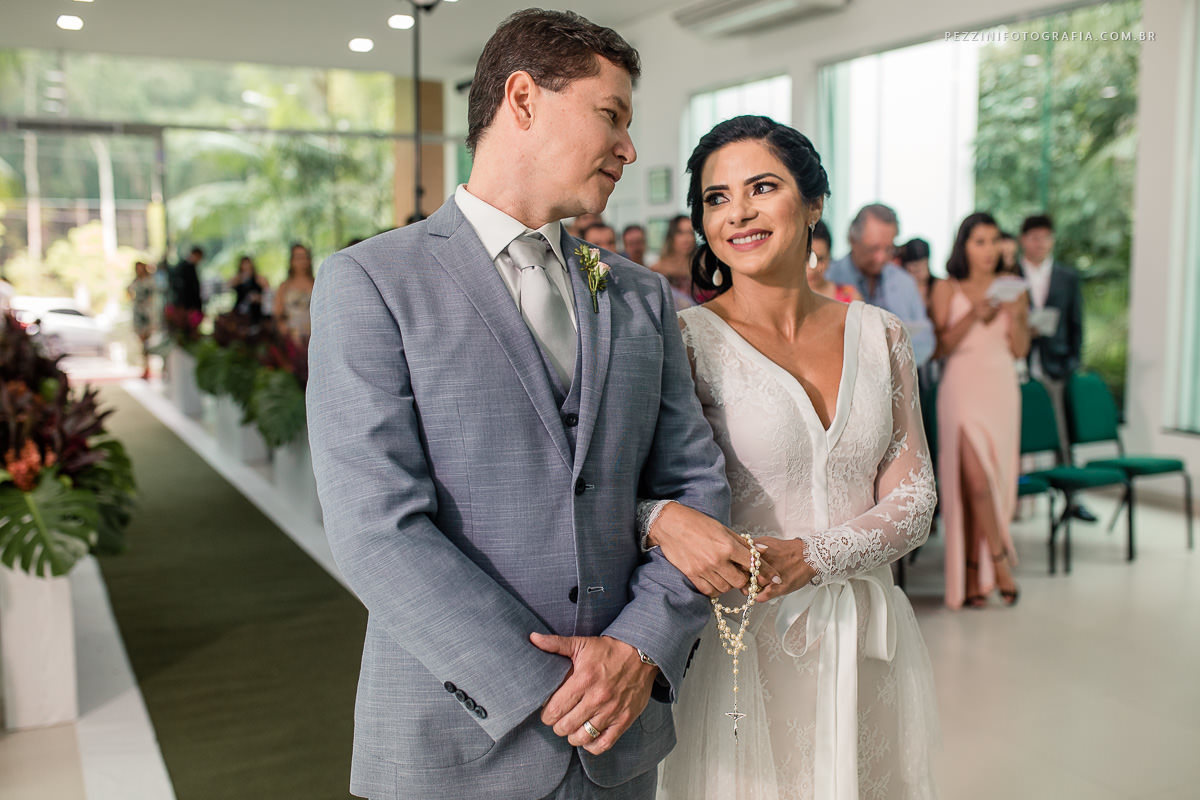 Fotografo de casamento manaus, Pre Wedding Manaus, Casamento Manaus, flat tropical, igreja Nossa senhora da Amazônia, dia da noiva, maki off, pezzinifotografia, entrada casamento, fotografia de casamento manaus, pezzinifotografia, andre e silvia, rústico