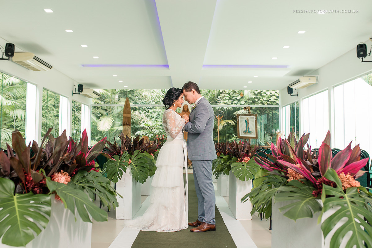 Fotografo de casamento manaus, Pre Wedding Manaus, Casamento Manaus, flat tropical, igreja Nossa senhora da Amazônia, dia da noiva, maki off, pezzinifotografia, entrada casamento, fotografia de casamento manaus, pezzinifotografia, andre e silvia, rústico